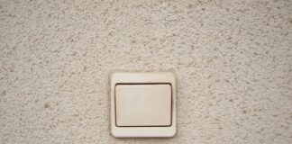 Jak prawidłowo zamontować włącznik światła?