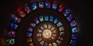 Jakie szkło w kabinie prysznicowej?