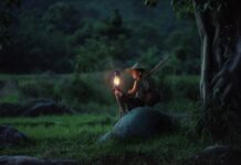 Jaka lampa nad lustro do makijażu?