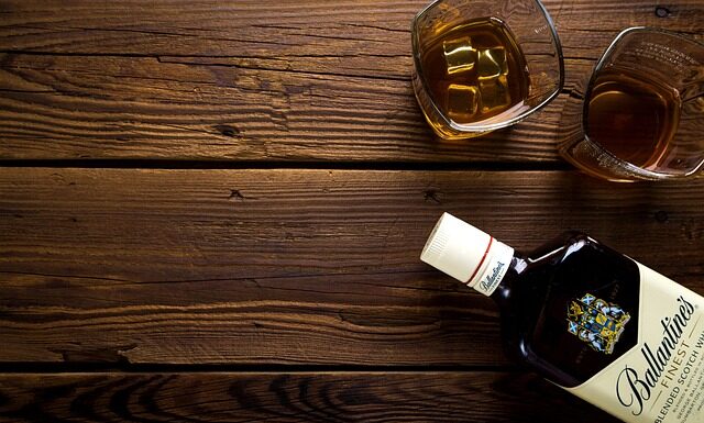 Czy można pić whisky z colą?