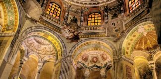 Kiedy okadza się księdza?