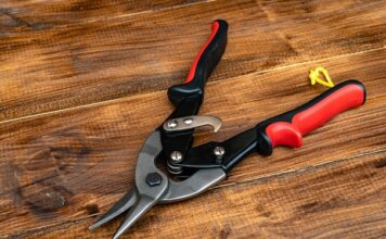 Nożyce do blachy lewe, prawe i proste – poznaj różnice i dowiedz się, kiedy użyć konkretnego modelu Nożyce do blachy lewe, prawe i proste